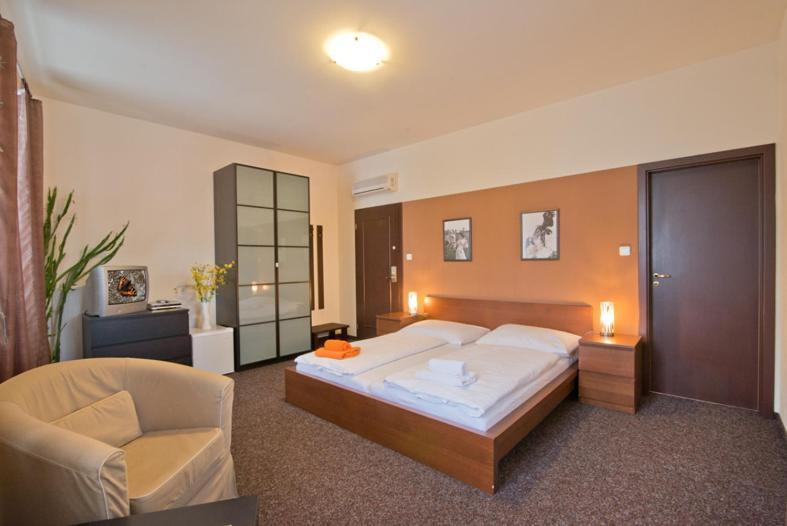 Hotel U Zlateho Byka بايسك الغرفة الصورة