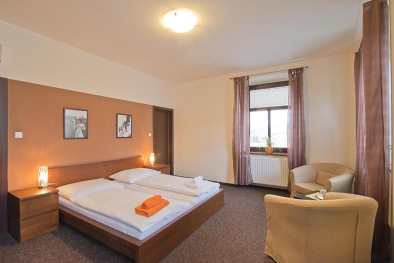 Hotel U Zlateho Byka بايسك الغرفة الصورة